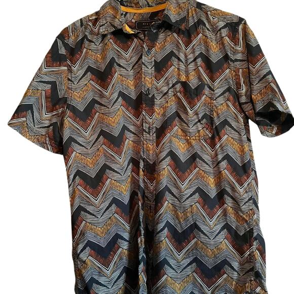 21 Men Short Sleeve Button-Up Shirt Size XS – Chevron Print Streetwear Top - Picture 2 of 5